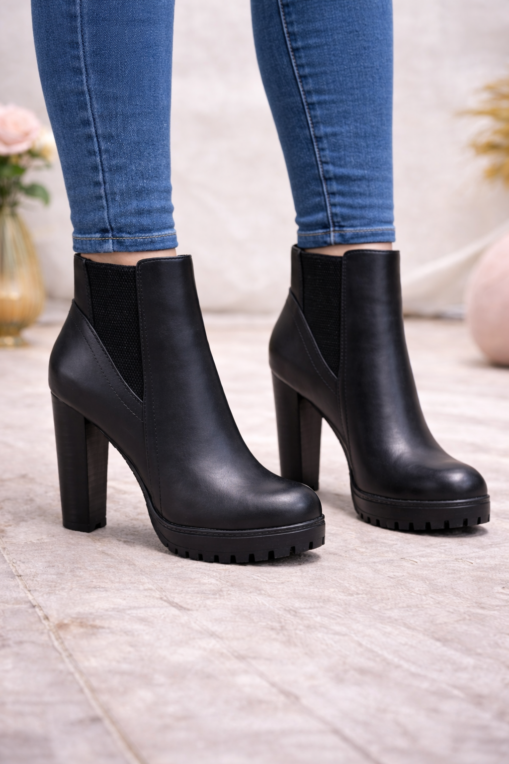 Damen Stiefeletten mit Blockabsatz und Plateausohle 6325 - Schwarz