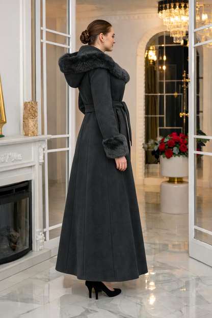 Eleganter Wintermantel aus geripptem Stoff mit Kunstpelz 1392 - Schwarz