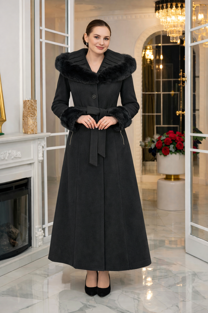 Eleganter Wintermantel aus geripptem Stoff mit Kunstpelz 1392 - Schwarz