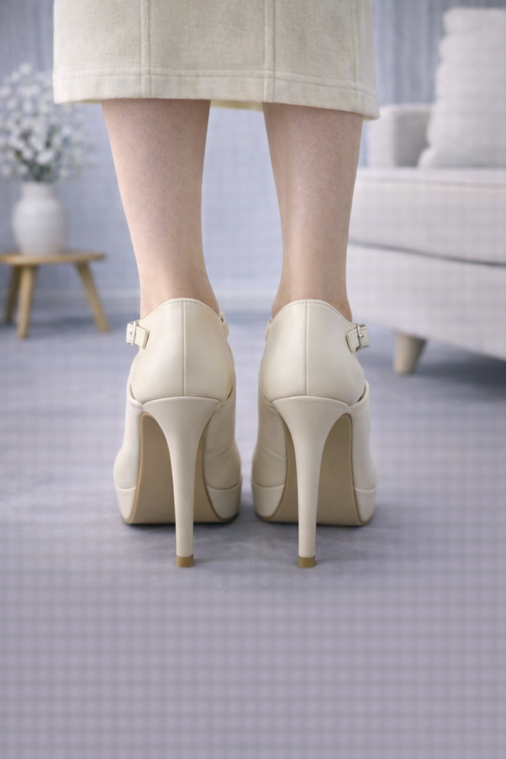 Moderne Plateau-High Heels mit Fesselriemen 6305 - Beige