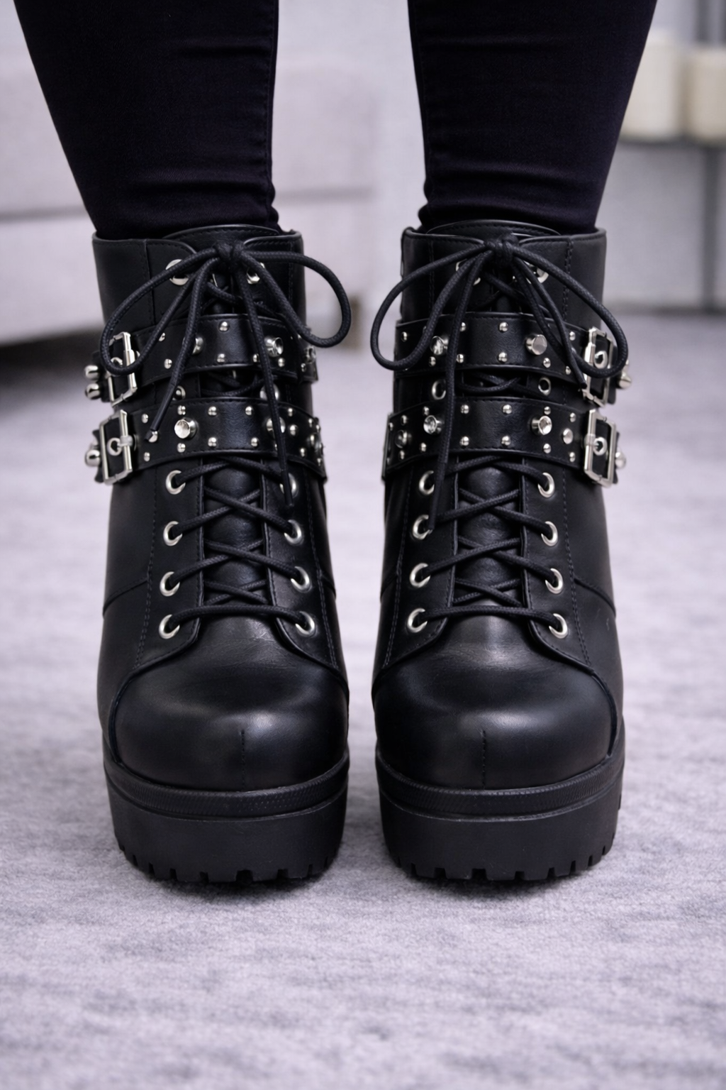 Schwarze Leder-Stiefeletten mit Warmfutter und Schnallen 6316 - Schwarz