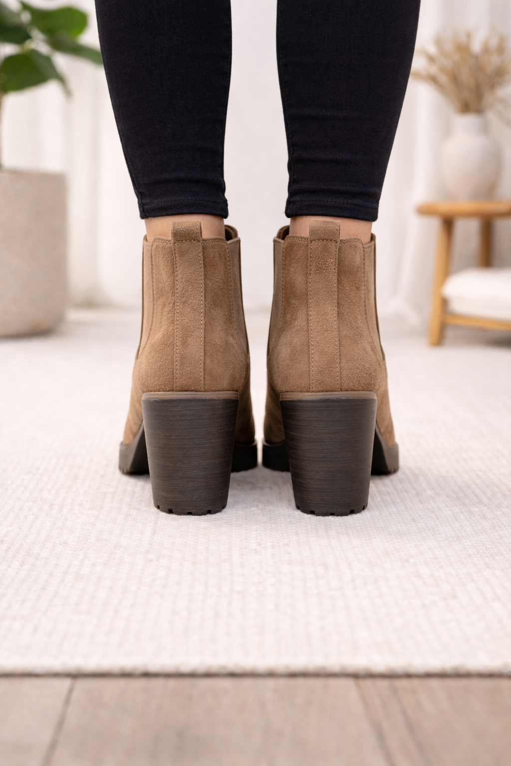 Weinrote Chelsea Boots in Wildleder-Optik mit Profilsohle 6309 - Mausgrau