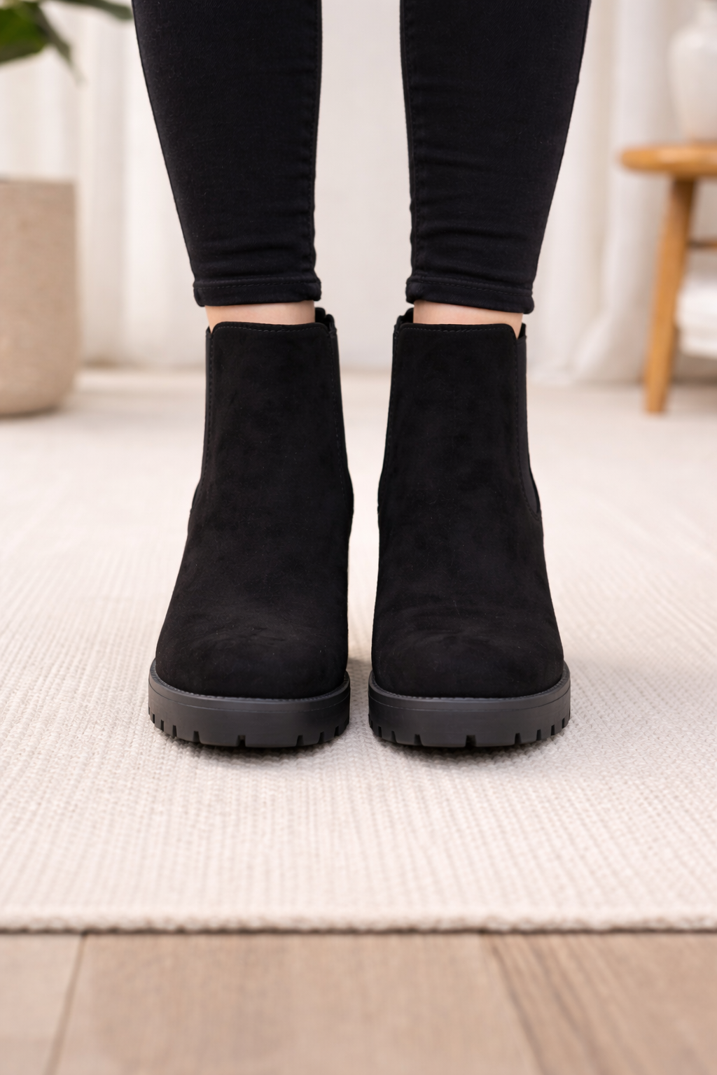 Weinrote Chelsea Boots in Wildleder-Optik mit Profilsohle 6309 - Schwarz