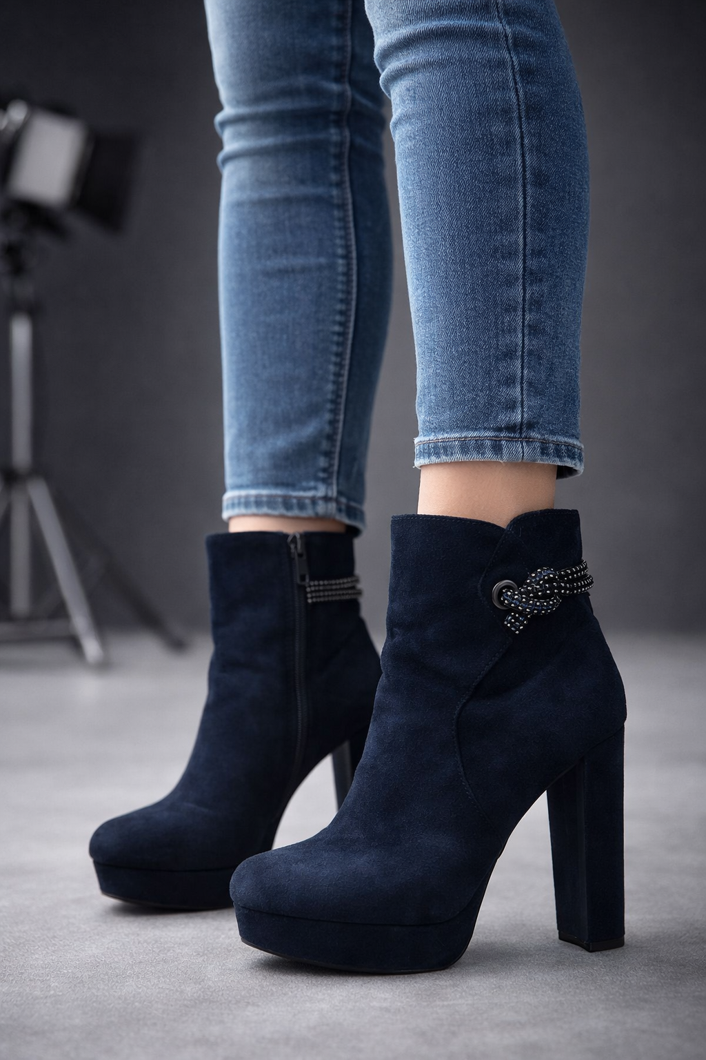 Dunkelblaue Wildleder-Optik Stiefeletten mit Deko-Detail 6323 - Dunkelblau