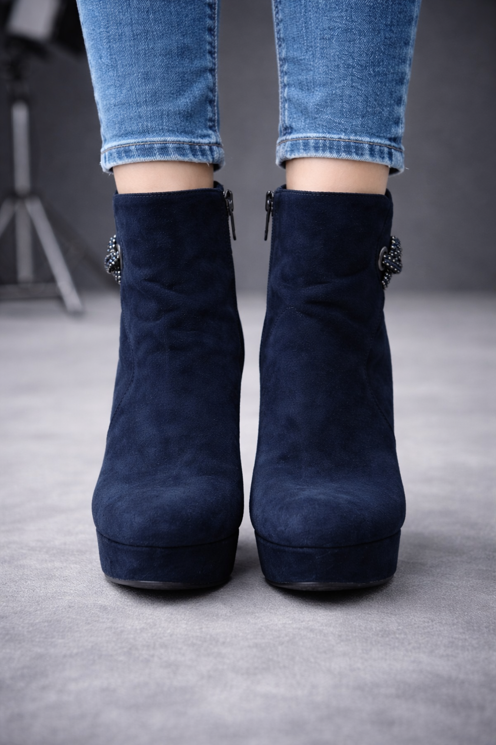 Dunkelblaue Wildleder-Optik Stiefeletten mit Deko-Detail 6323 - Dunkelblau