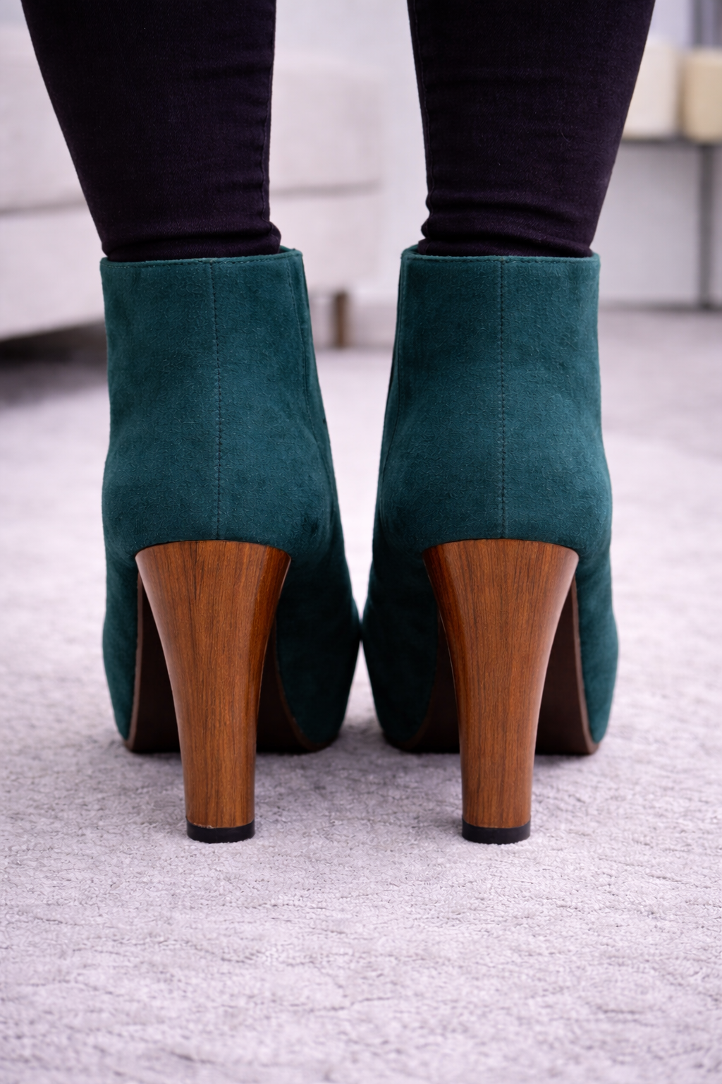 Beige Schnürstiefeletten in Wildleder-Optik mit Holzabsatz 6312 - Khaki