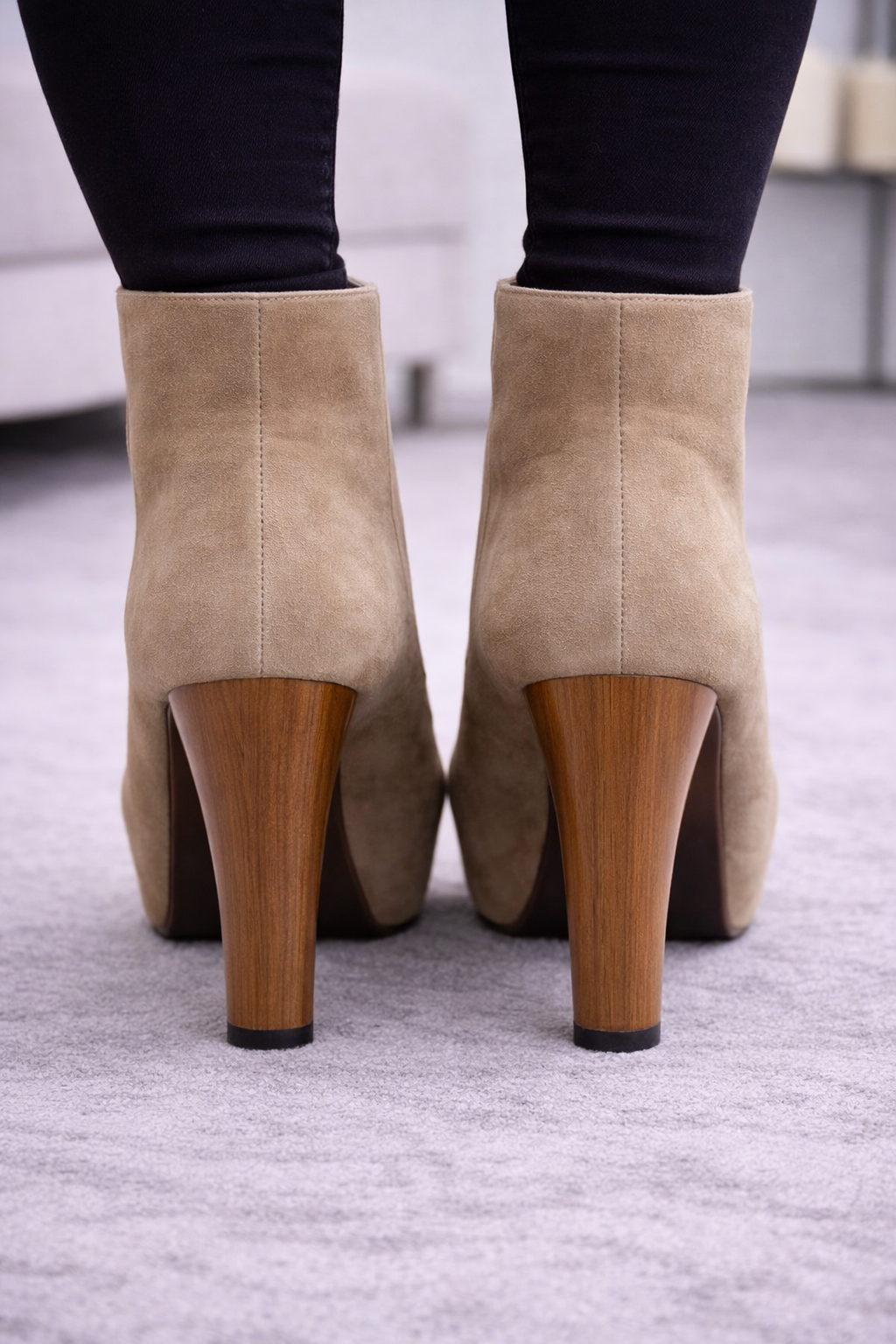 Beige Schnürstiefeletten in Wildleder-Optik mit Holzabsatz 6312 - Beige