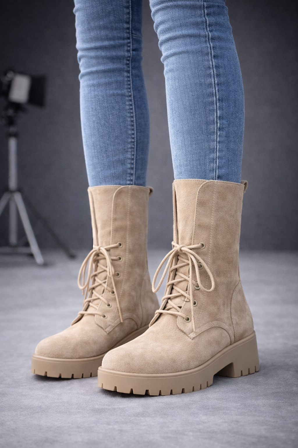 Schnürstiefel in Wildleder-Optik mit Profilsohle 6318 - Mausgrau