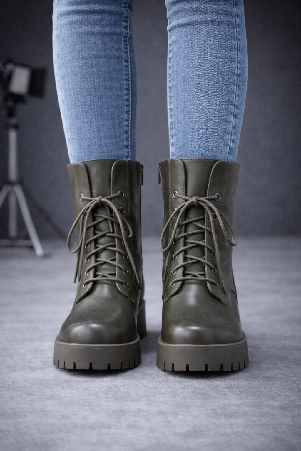 Schnürstiefel in Leder-Optik mit Profilsohle 6319 - Khaki