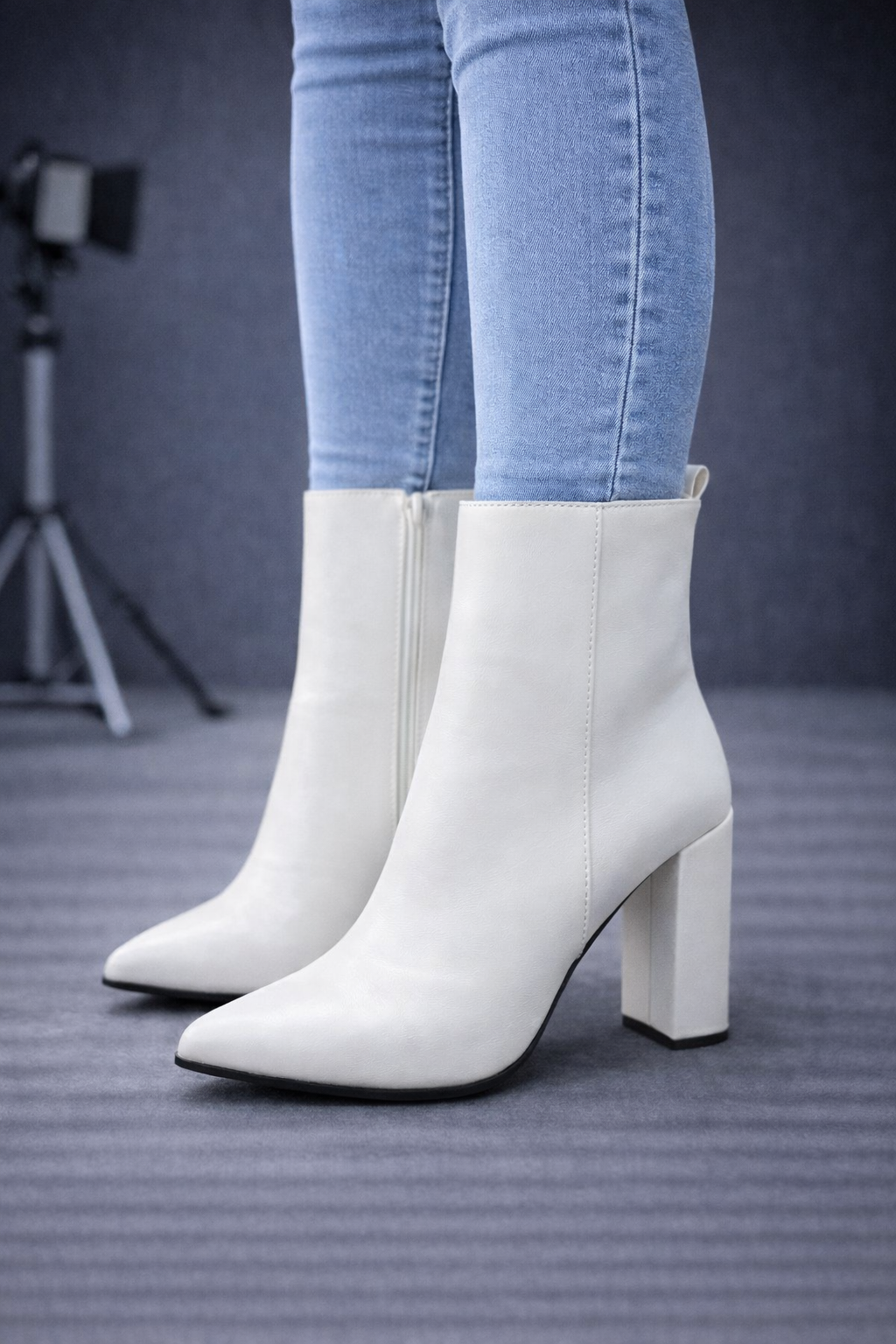 Elegante Leder-Stiefeletten mit Blockabsatz und spitzer Form 6320 - Weiß