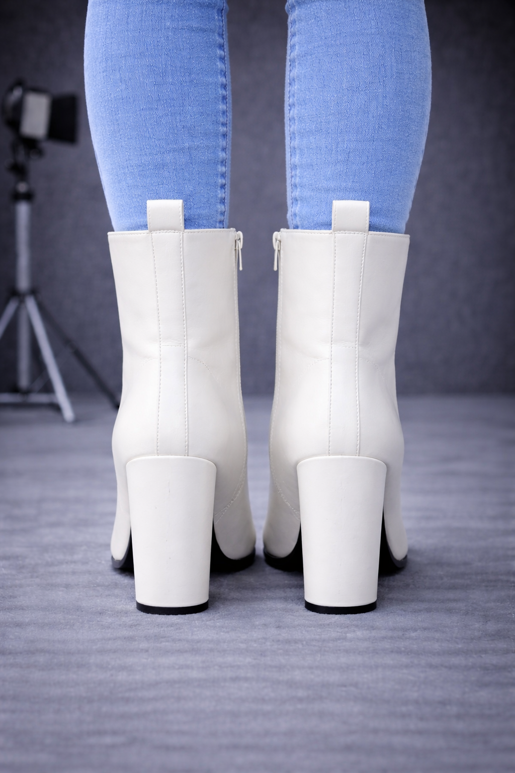 Elegante Leder-Stiefeletten mit Blockabsatz und spitzer Form 6320 - Weiß