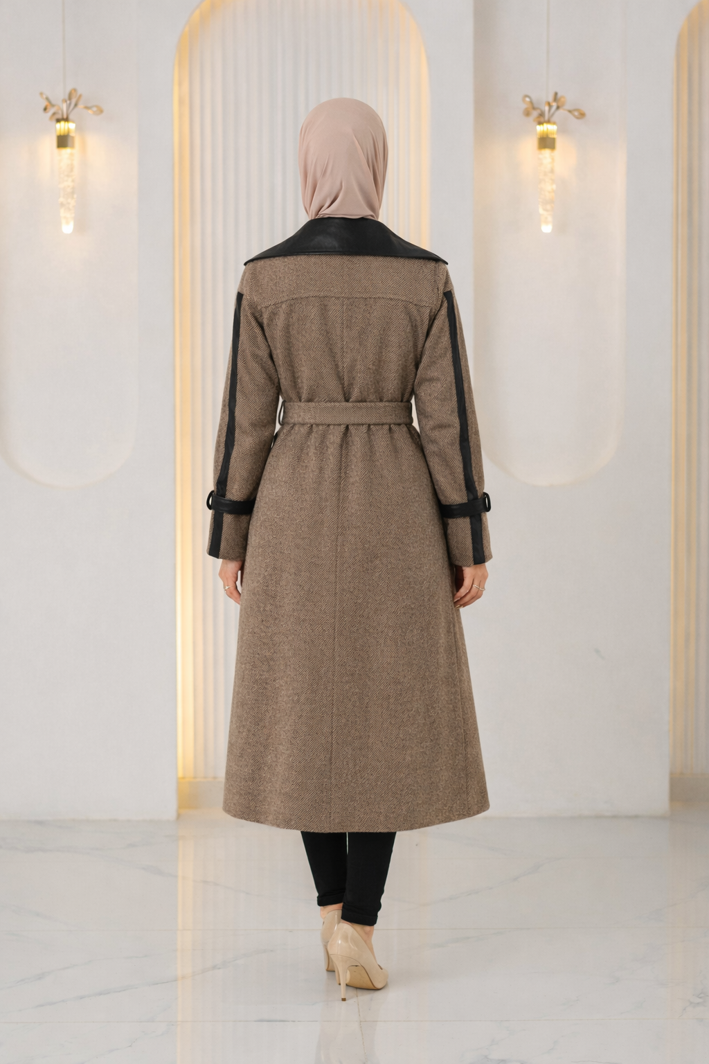 Trenchcoat aus texturiertem Stoff mit Leder-Details und Fellfutter 1394 - Mausgrau
