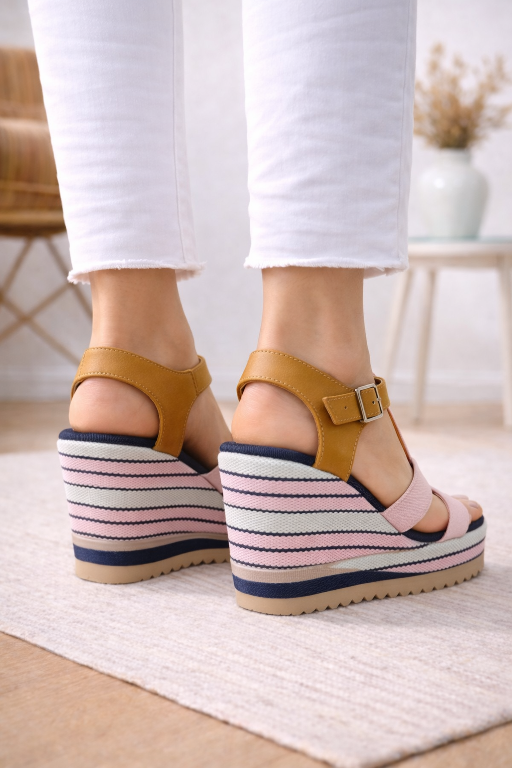 Keilsandaletten im Marine-Look mit T-Riemen (11 cm Absatz) 6315 - Rosa