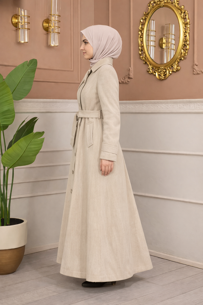 Langer Wollmantel mit Schrägkragen und Gürtel 1398 - Ecru