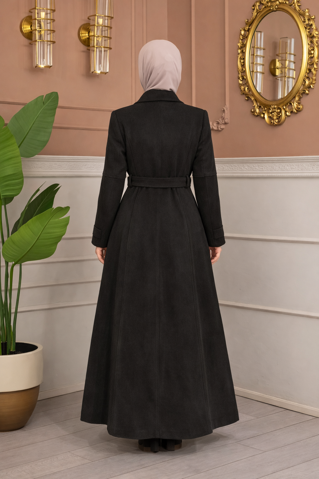 Langer Wollmantel mit Schrägkragen und Gürtel 1398 - Schwarz