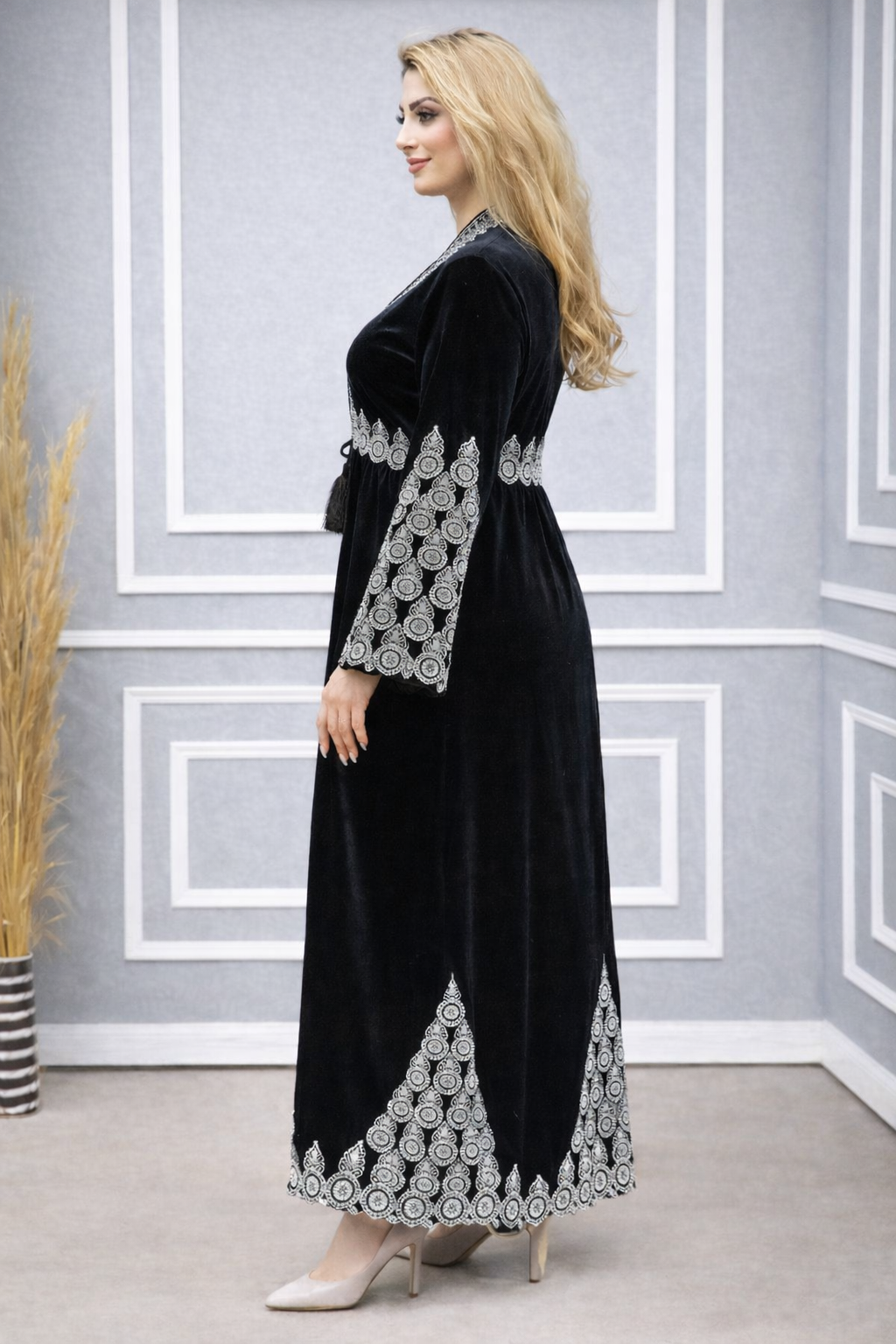 Bestickte Abaya aus koreanischem Samt 709 - Schwarz