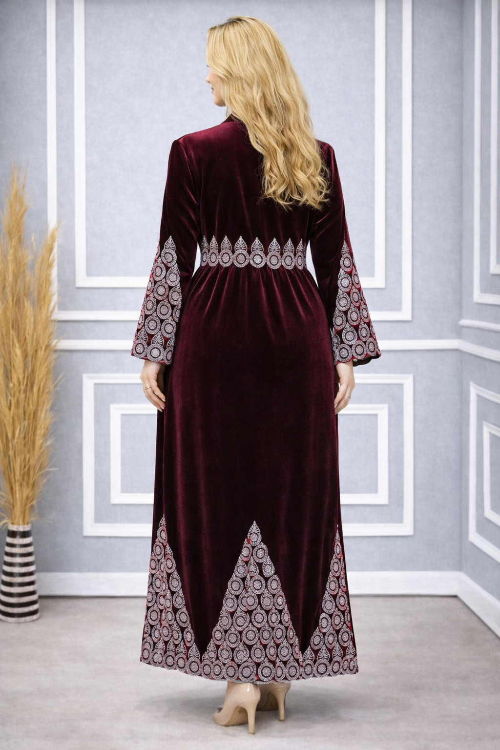 Bestickte Abaya aus koreanischem Samt 709 - Bordeaux