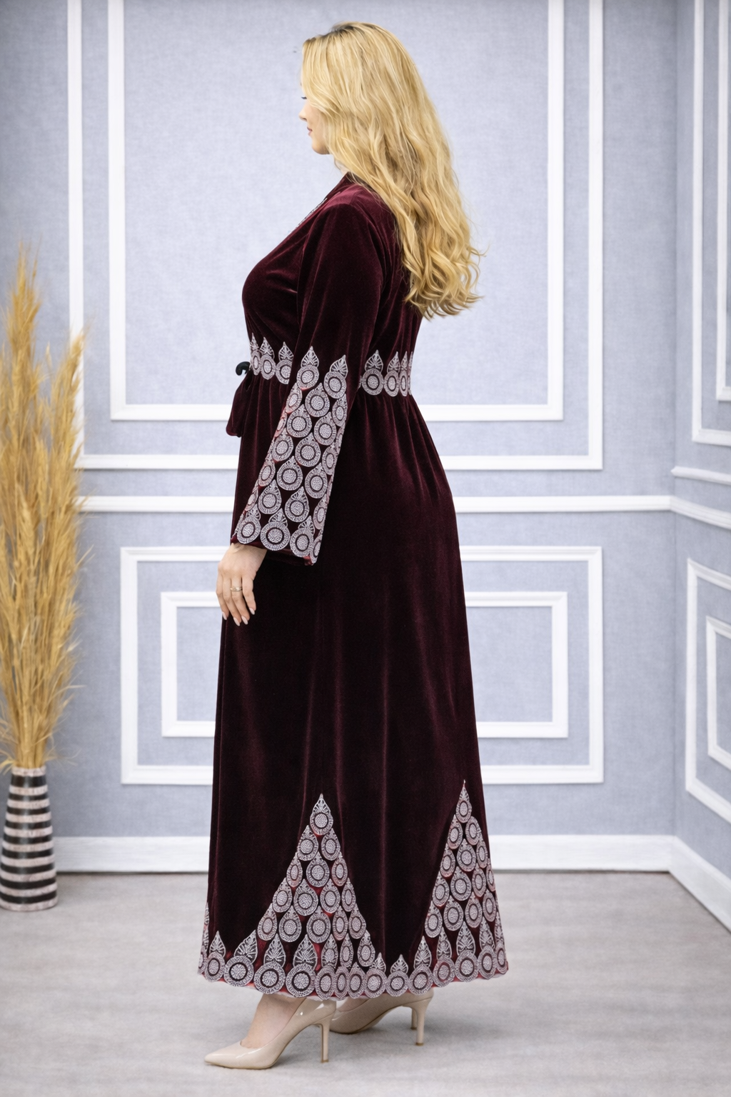 Bestickte Abaya aus koreanischem Samt 709 - Bordeaux