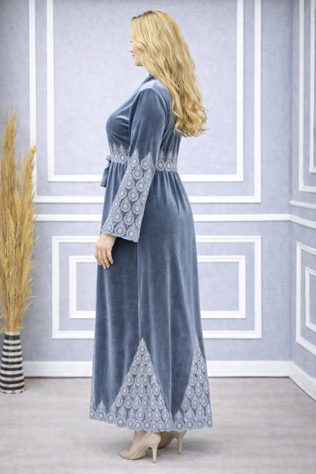 Bestickte Abaya aus koreanischem Samt 709 - Grau