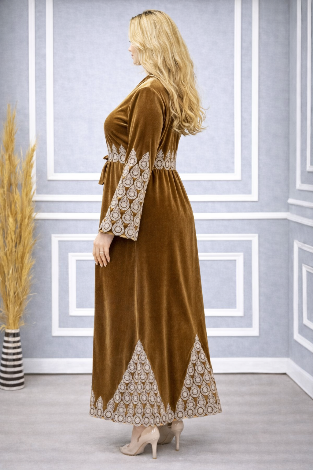 Bestickte Abaya aus koreanischem Samt 709 - Gold