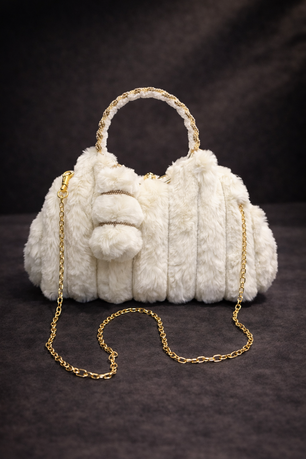Moderne Handtasche mit langer Metallkette 989 - Ecru