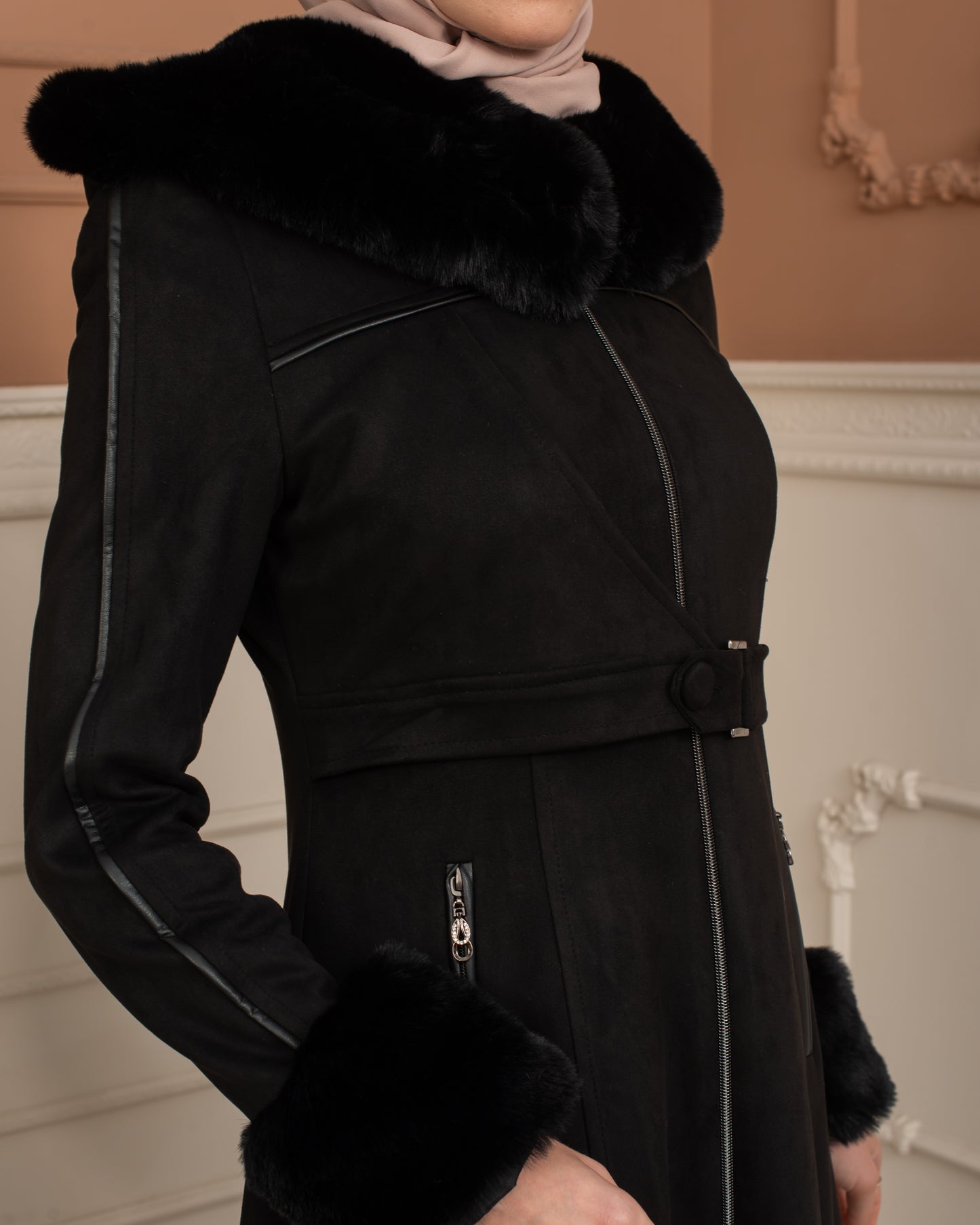 Damen Wildleder-Mantel mit Pelzfutter und Voll-Kabischon 1367 - Schwarz