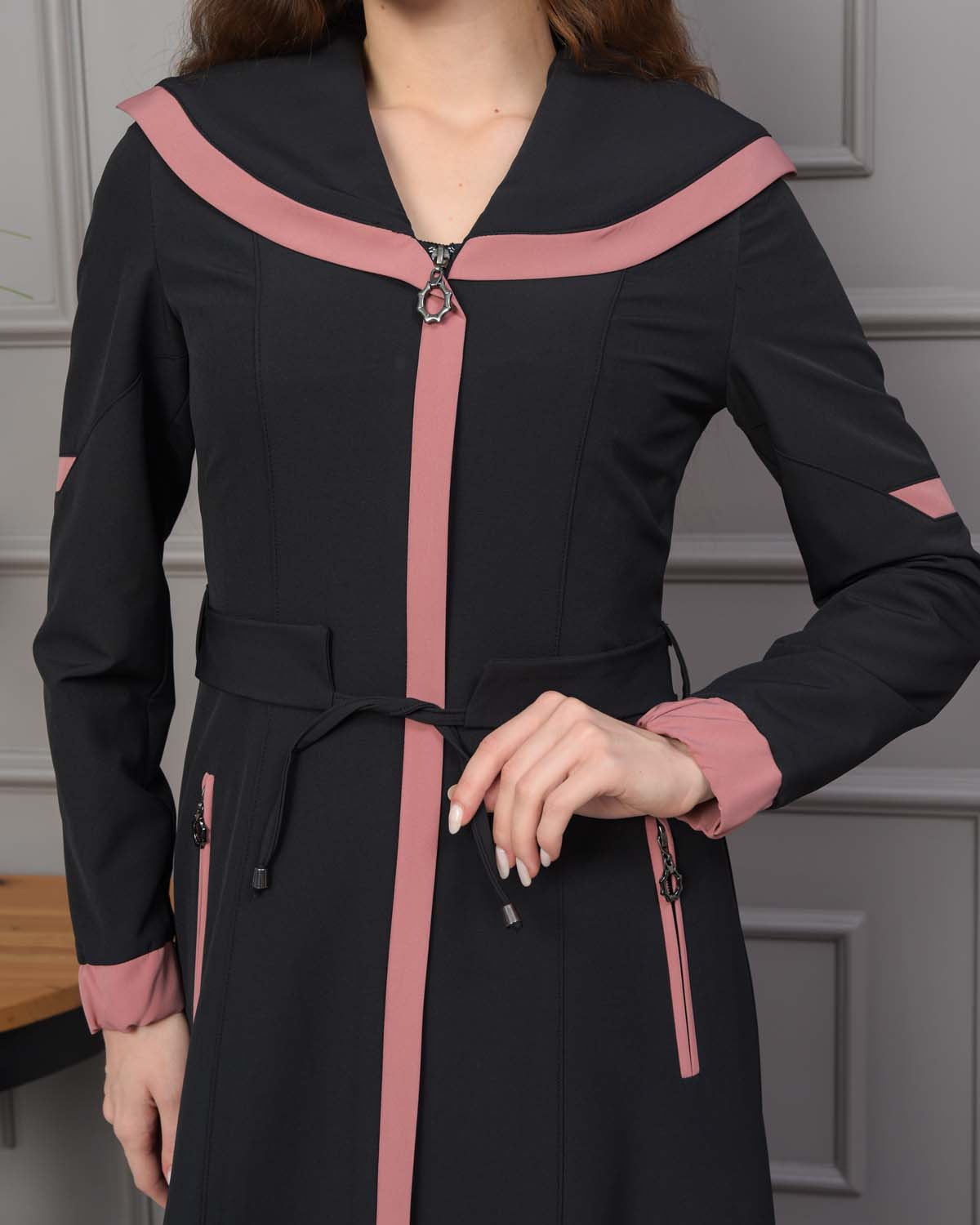 Langer Parachute-Regenmantel mit Kapuze und Satinfutter 1221 - Puder