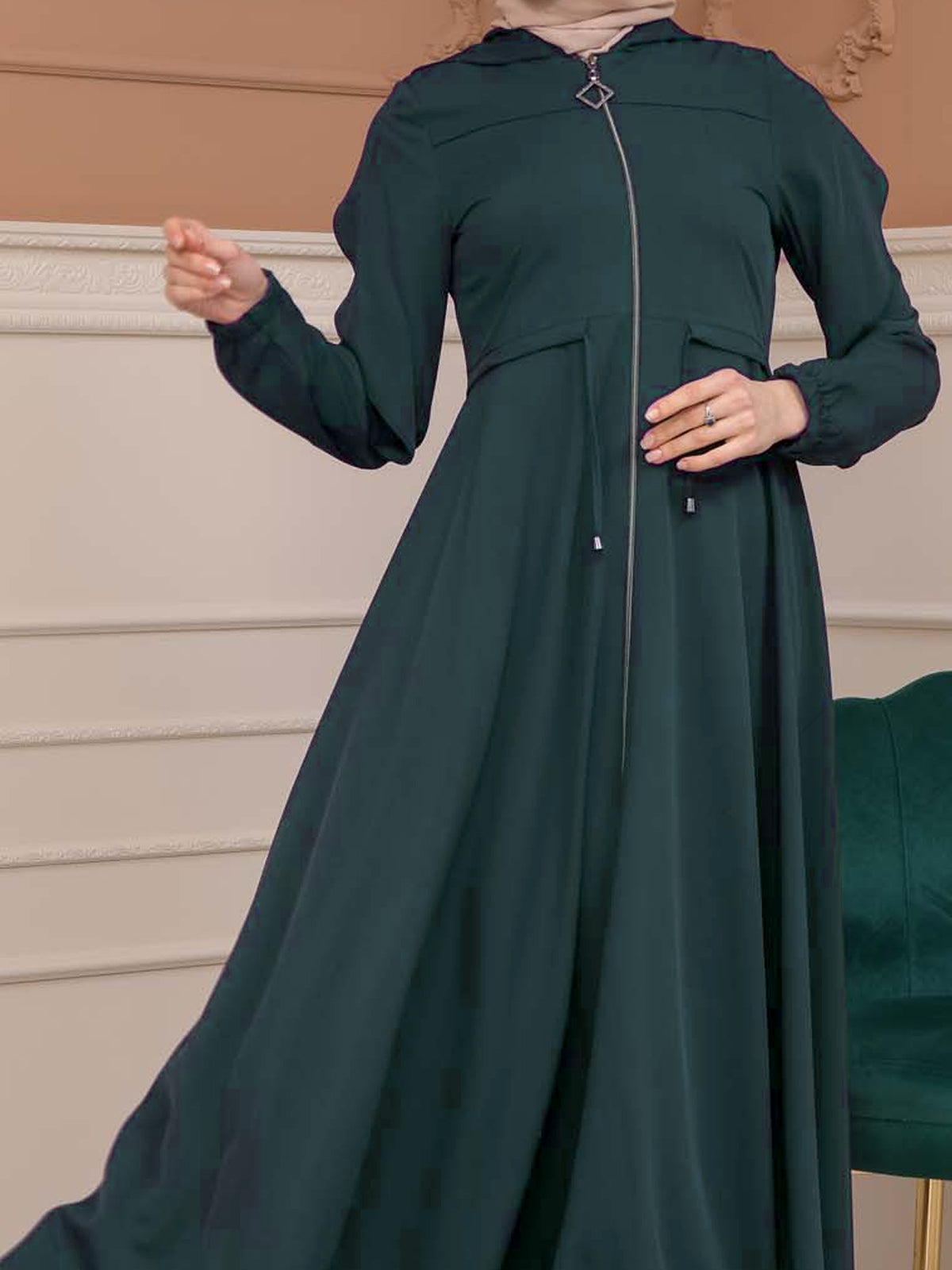 Modest Abaya With Flared Sleeve Detail 677 - Grün