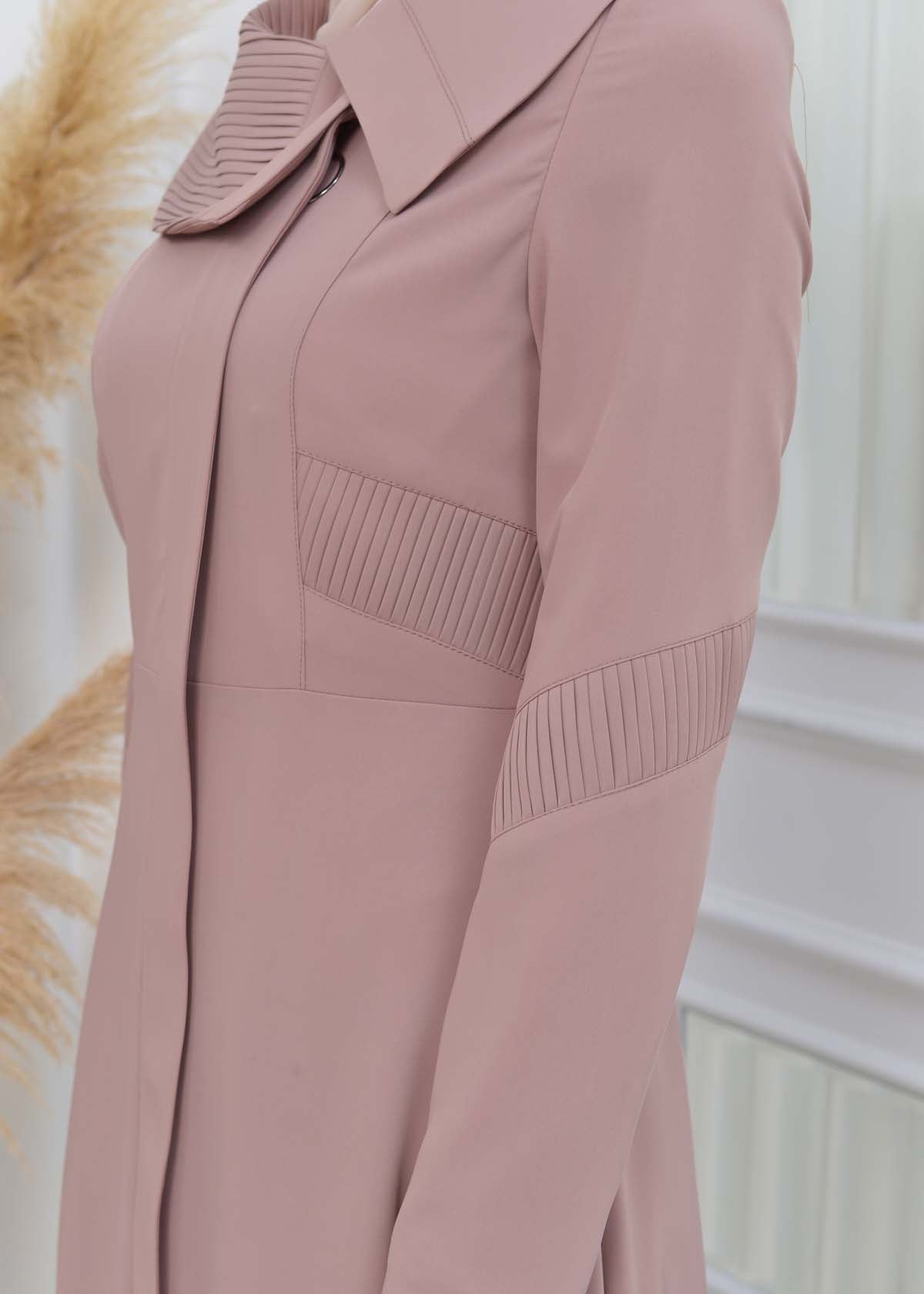 Brada-Mantel mit Plissee-Kragen und Seitendetails 1201 - Rosa
