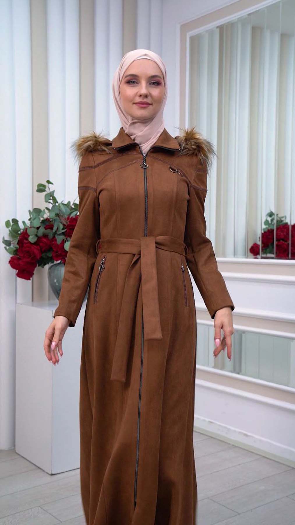 Langer Wildledermantel mit abnehmbarer Pelzkapuze 1333 - Braun