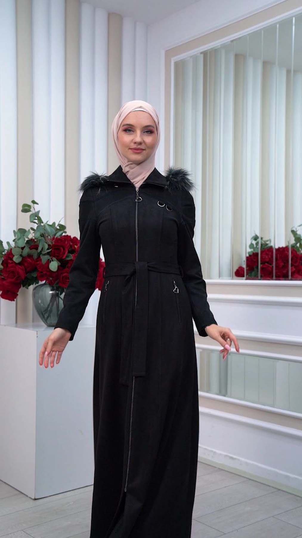 Langer Wildledermantel mit abnehmbarer Pelzkapuze 1333 - Schwarz