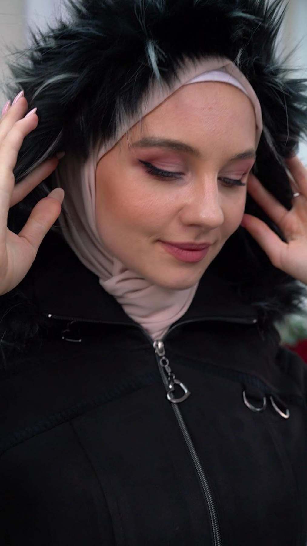 Langer Wildledermantel mit abnehmbarer Pelzkapuze 1333 - Schwarz