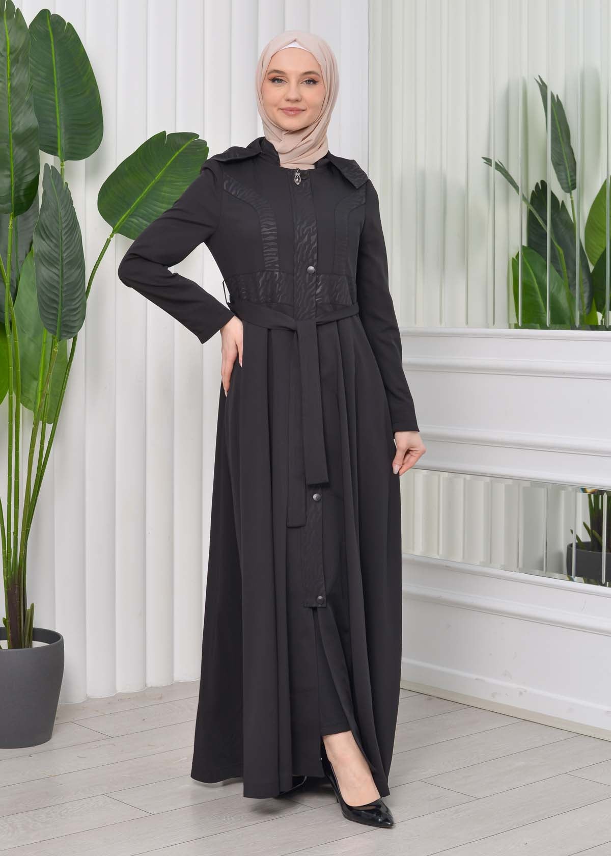 Gefütterter Langmantel mit abnehmbarer Kapuze 1203 - Schwarz