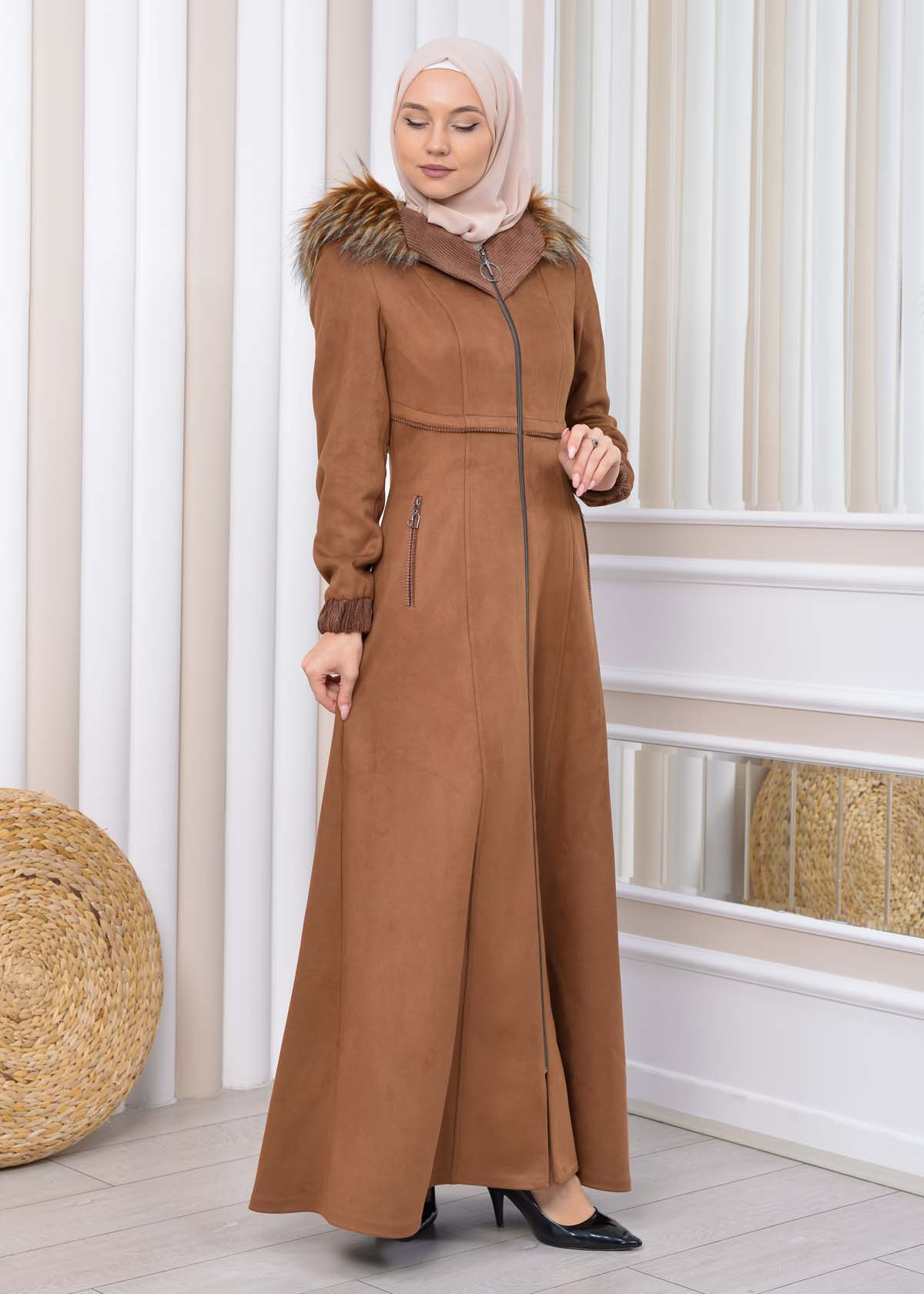 Langer Wildleder-Mantel mit Pelzkapuze 1331 - Braun