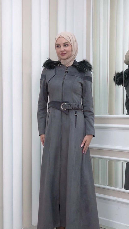 Langer Wildleder-Mantel mit abnehmbarer Pelzkapuze und Gürtel 1332 - Dunkelgrau