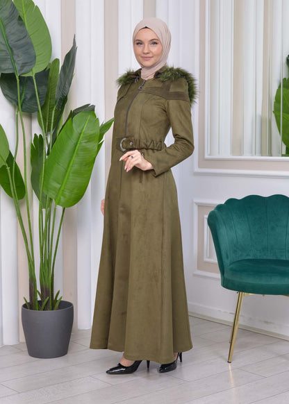 Langer Wildleder-Mantel mit abnehmbarer Pelzkapuze und Gürtel 1332 - Khaki