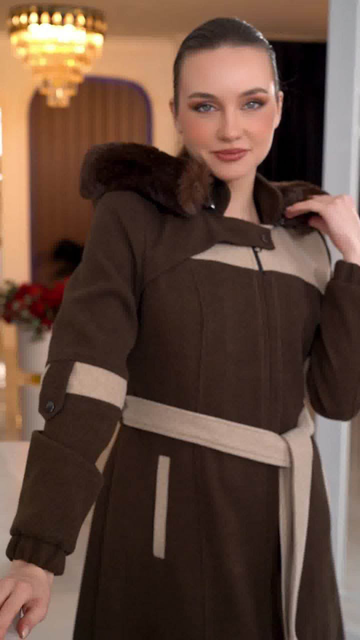 Langer Wollmantel mit Kaninchenfellfutter 1374 - Braun