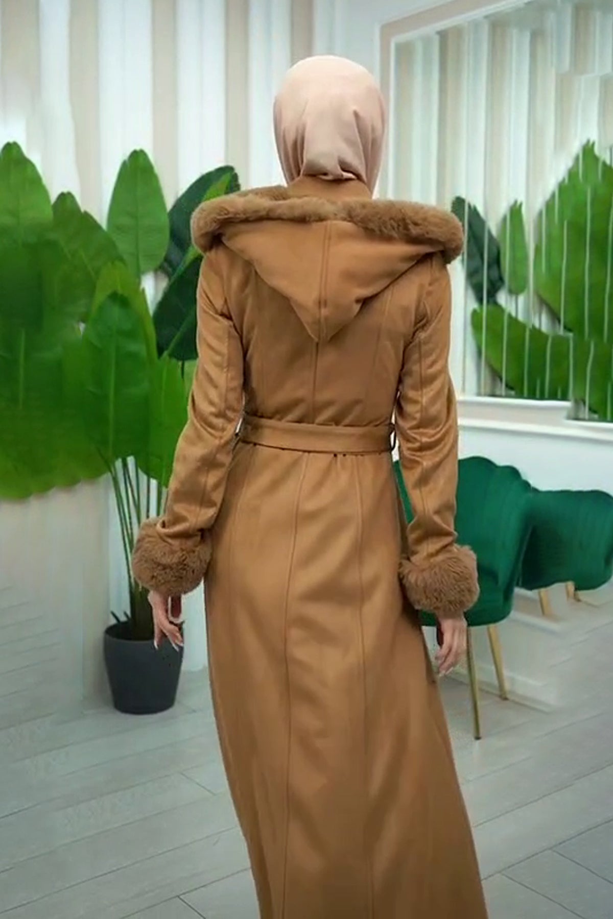 Damen Wildleder-Mantel mit Vollpelz-Kapuze (Kabischon) 1362 - Cognac