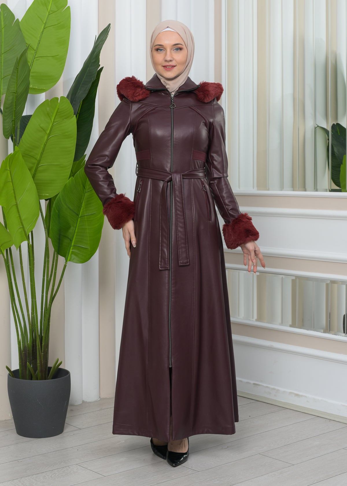 Exklusiver Ledermantel mit festen Fellärmeln und abnehmbarer Kapuze 1345 - Bordeaux