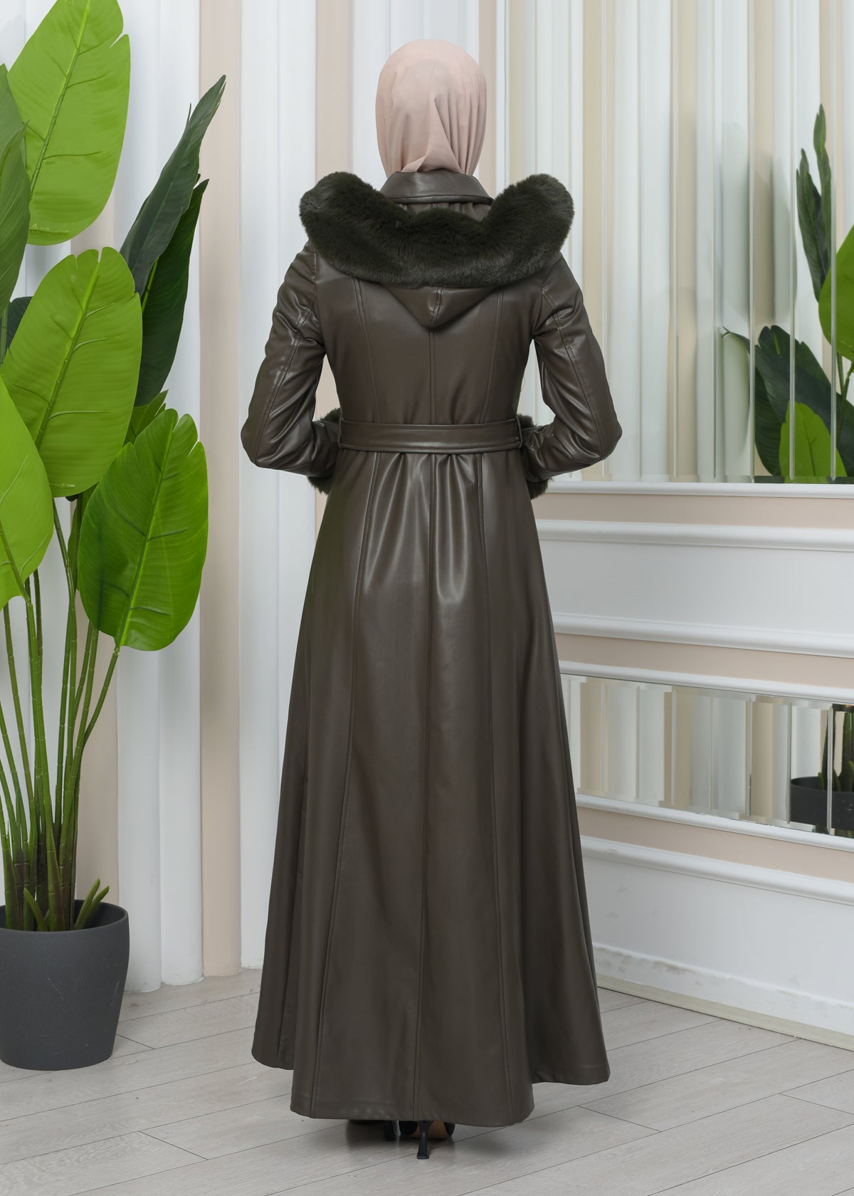 Exklusiver Ledermantel mit festen Fellärmeln und abnehmbarer Kapuze 1345 - Khaki