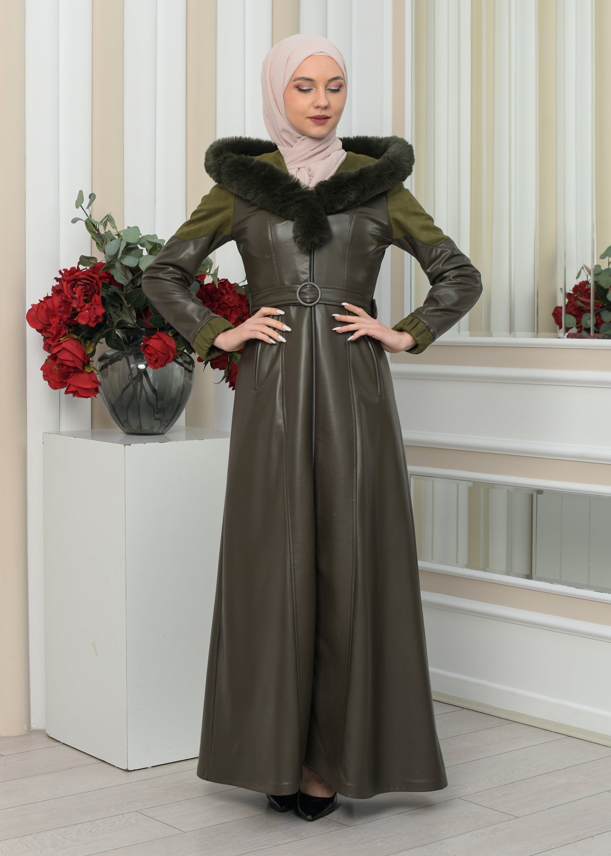 Langer Damen Winter-Ledermantel mit Wildlederdetails und Pelzkragen 1348 - Khaki