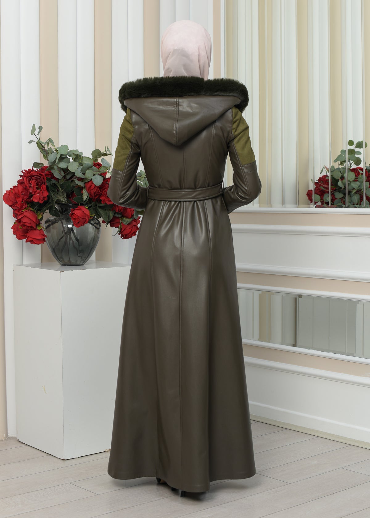 Langer Damen Winter-Ledermantel mit Wildlederdetails und Pelzkragen 1348 - Khaki