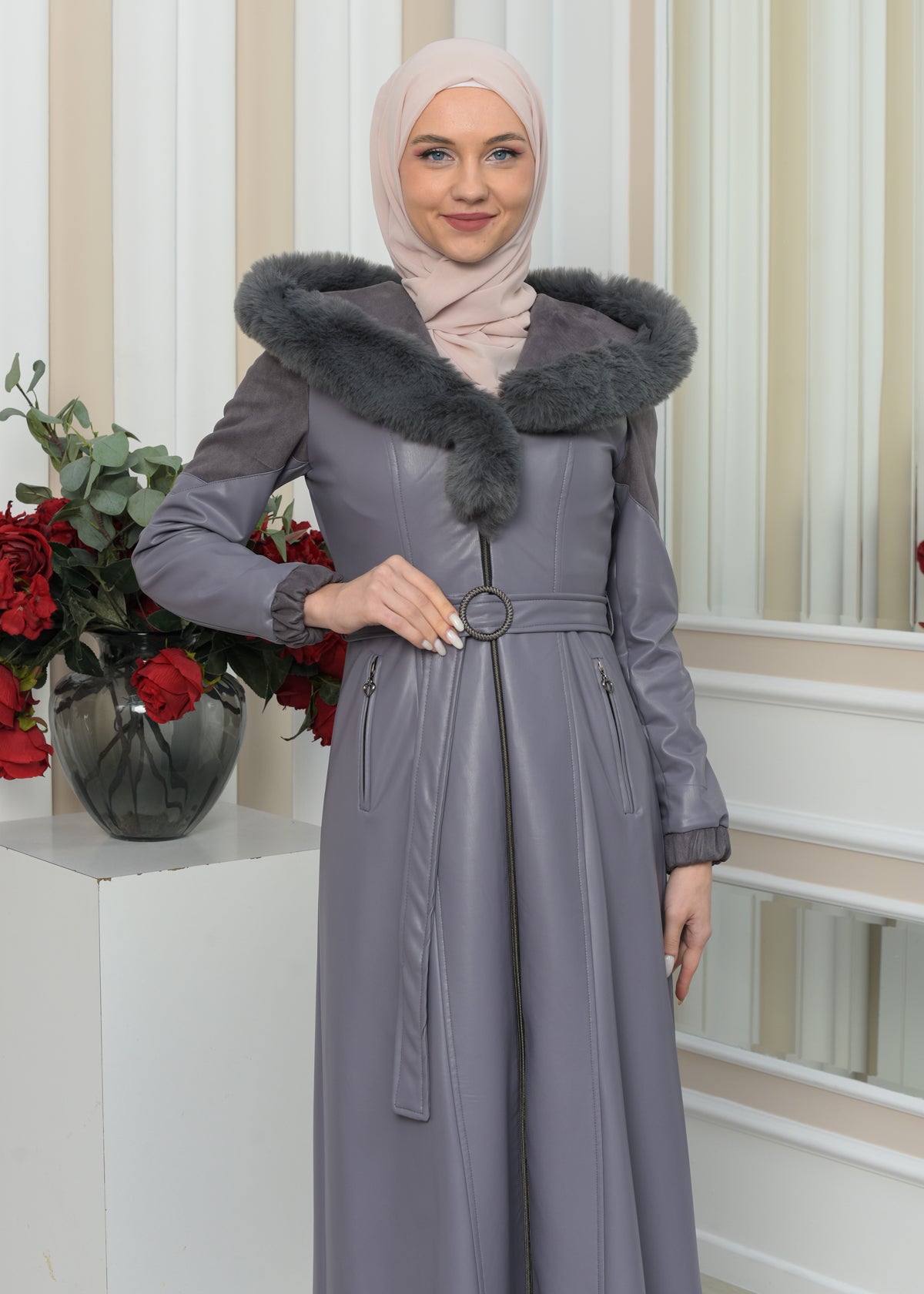 Langer Damen Winter-Ledermantel mit Wildlederdetails und Pelzkragen 1348 - Grau