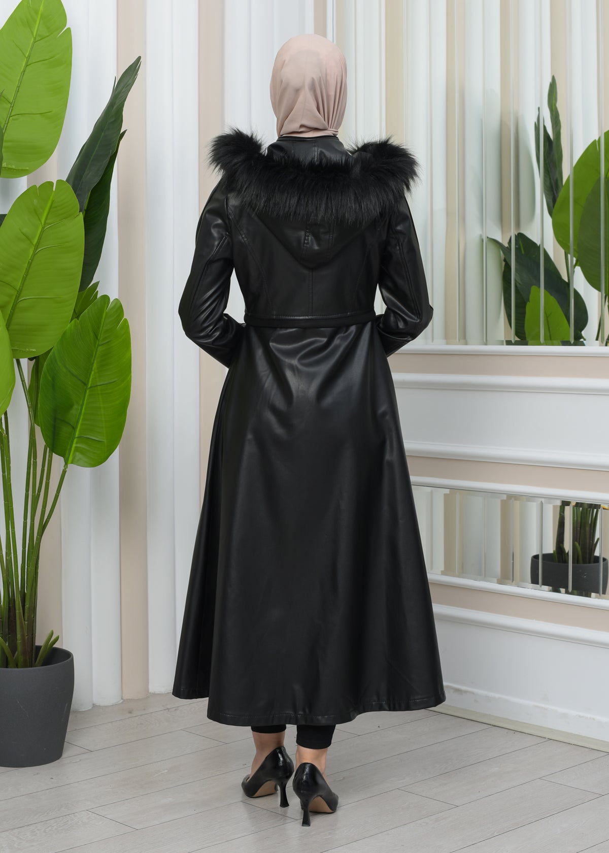 Damen Winter Leder Trenchcoat mit Fellfutter und Kapuze im Glocken-Schnitt 1344 - Schwarz