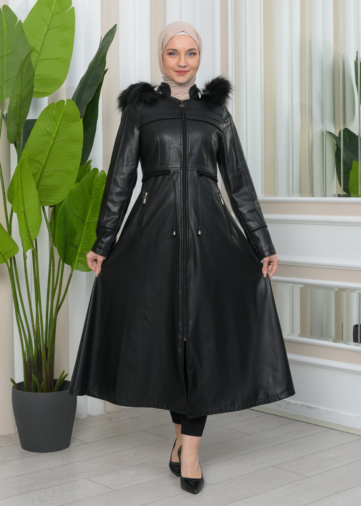 Damen Winter Leder Trenchcoat mit Fellfutter und Kapuze im Glocken-Schnitt 1344 - Schwarz