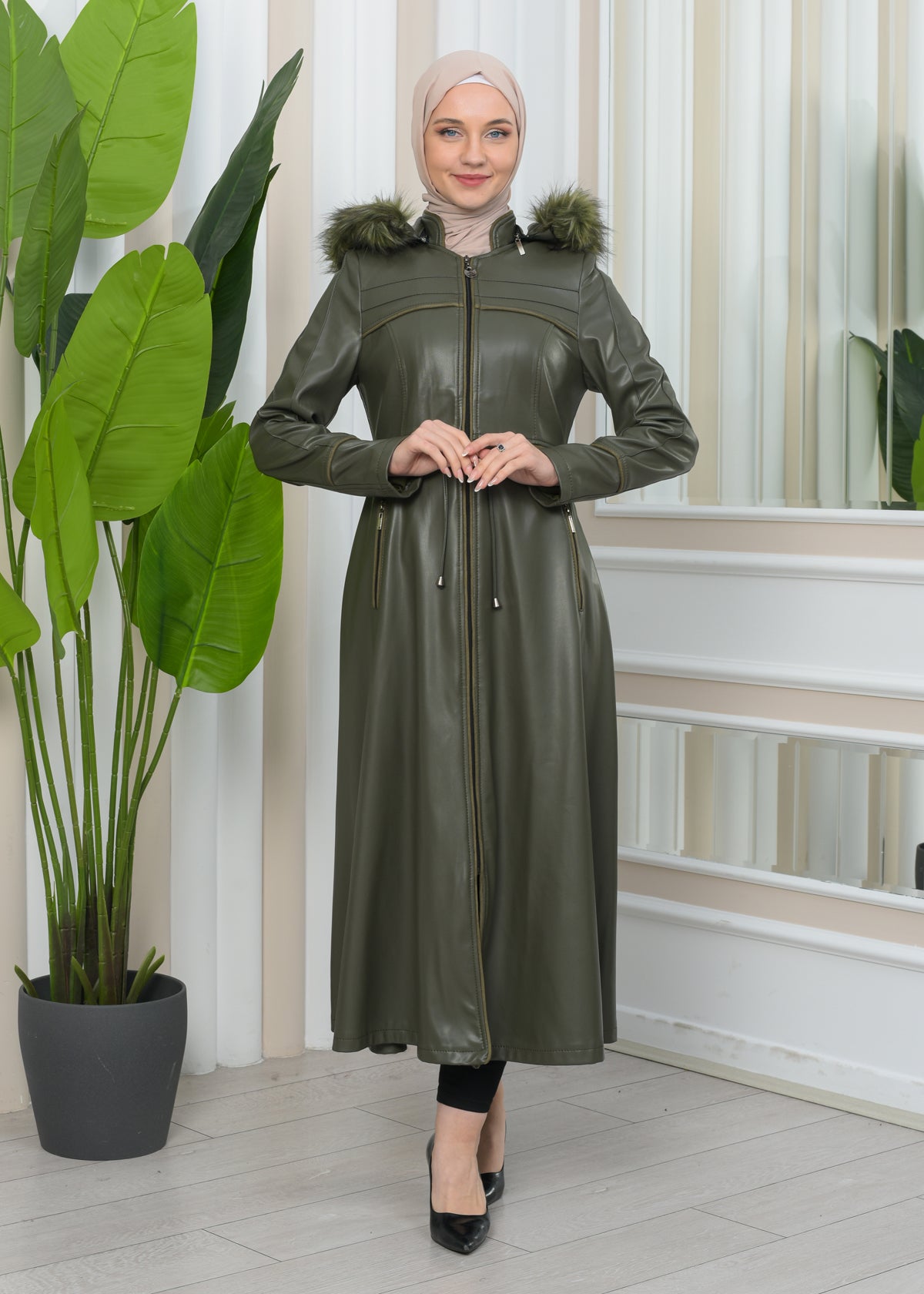 Damen Winter Leder Trenchcoat mit Fellfutter und Kapuze im Glocken-Schnitt 1344 - Khaki