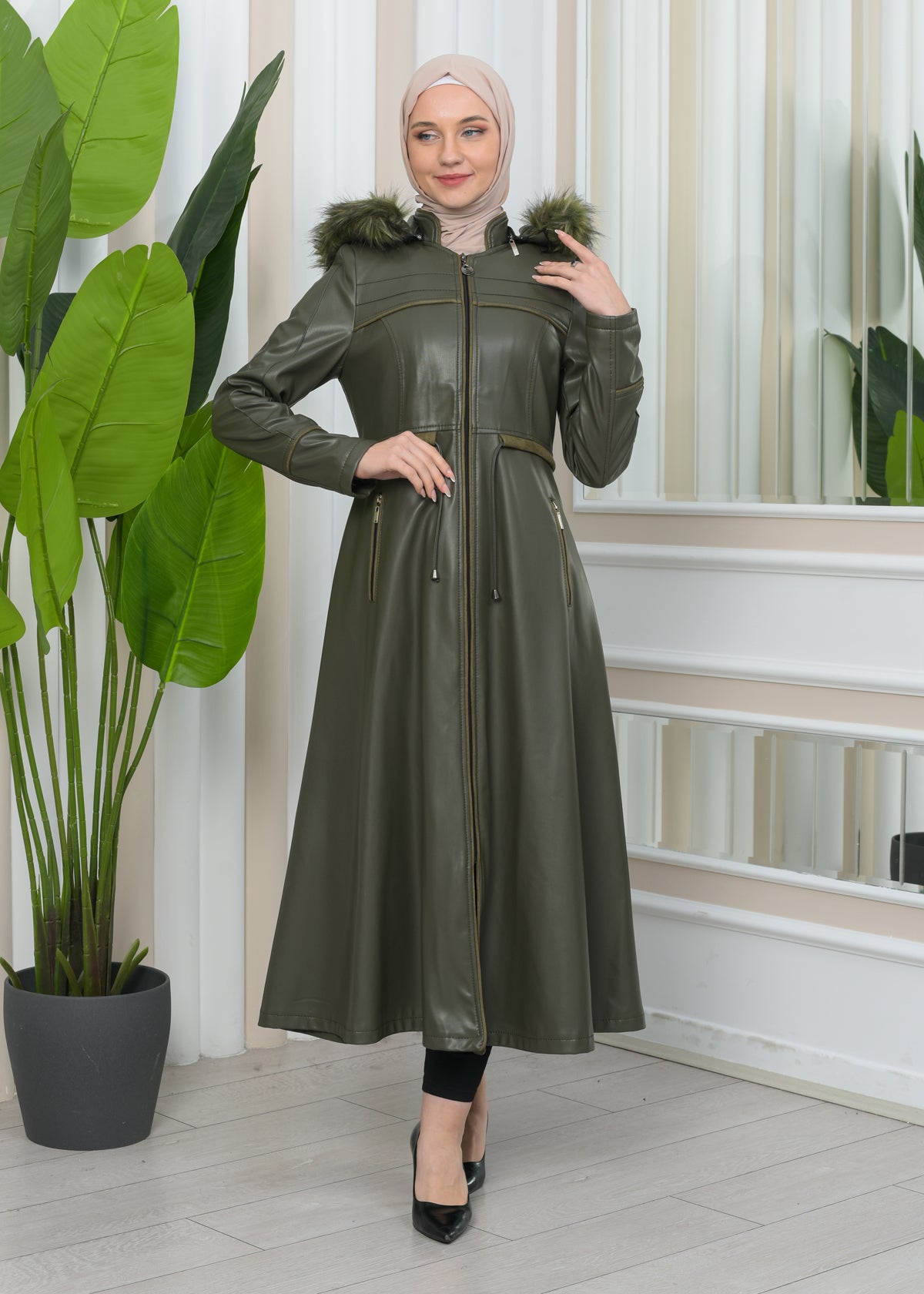 Damen Winter Leder Trenchcoat mit Fellfutter und Kapuze im Glocken-Schnitt 1344 - Khaki