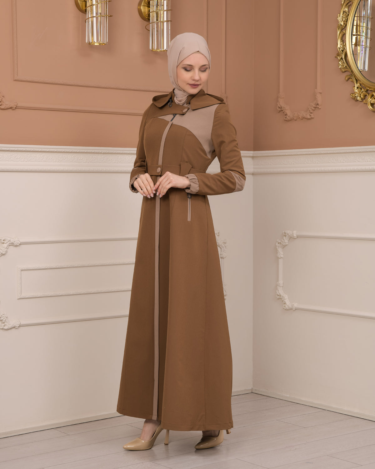 Regenmanto aus Fallschirmstoff mit Satinfutter und abnehmbarer Kapuze 1227 - Cognac