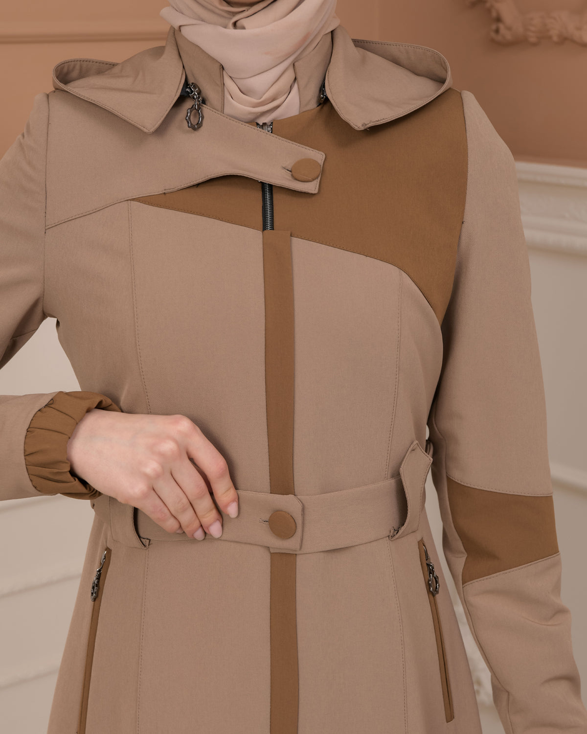 Regenmanto aus Fallschirmstoff mit Satinfutter und abnehmbarer Kapuze 1227 - Hellbraun