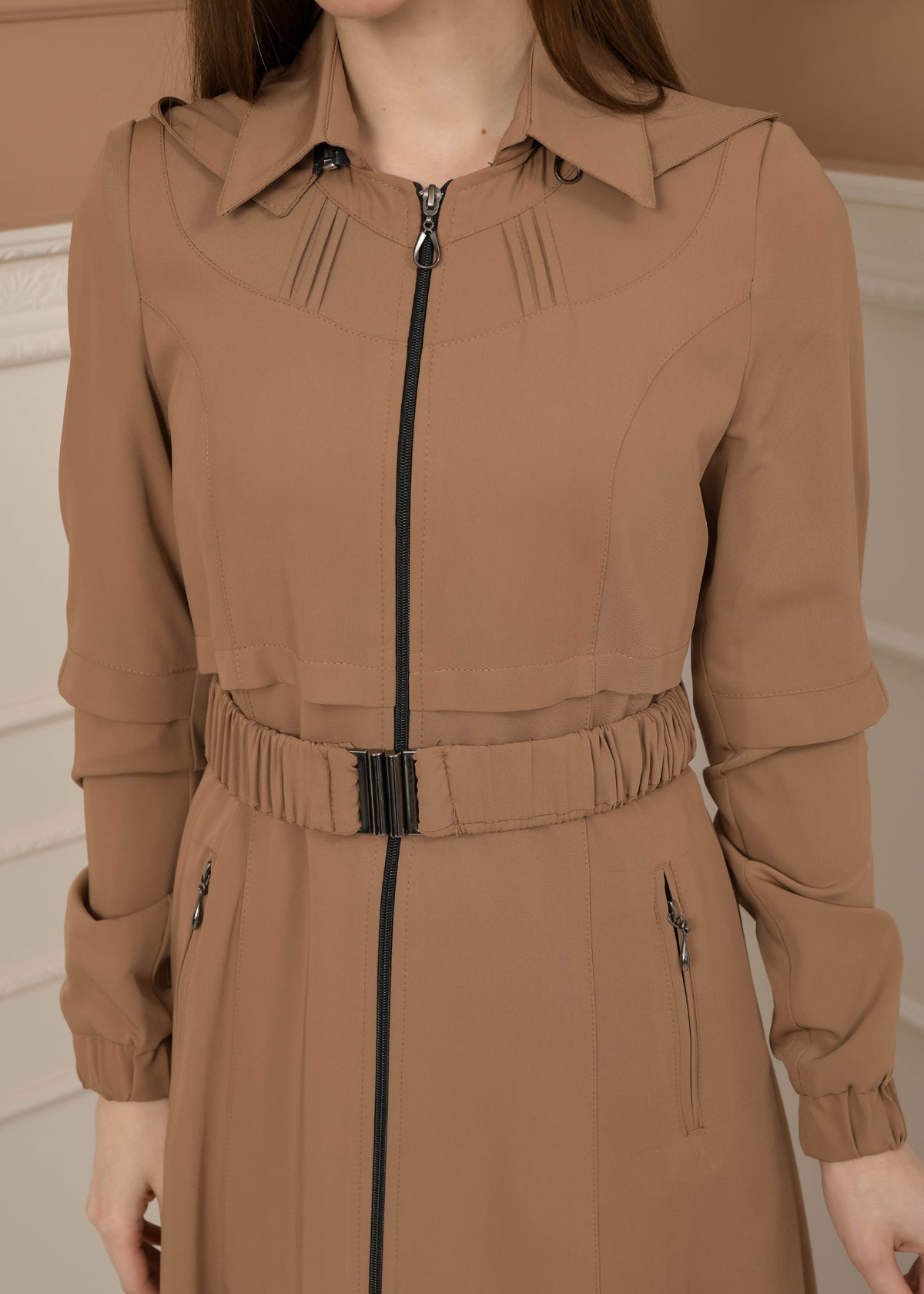 Eleganter brada-Stoff Manto mit Satinfutter und abnehmbarer Kapuze 1228 - Beige